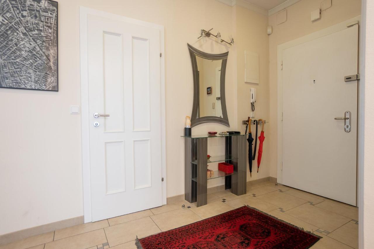 Apartment With A Balcony - 15 Min To City Center Viena Exterior foto