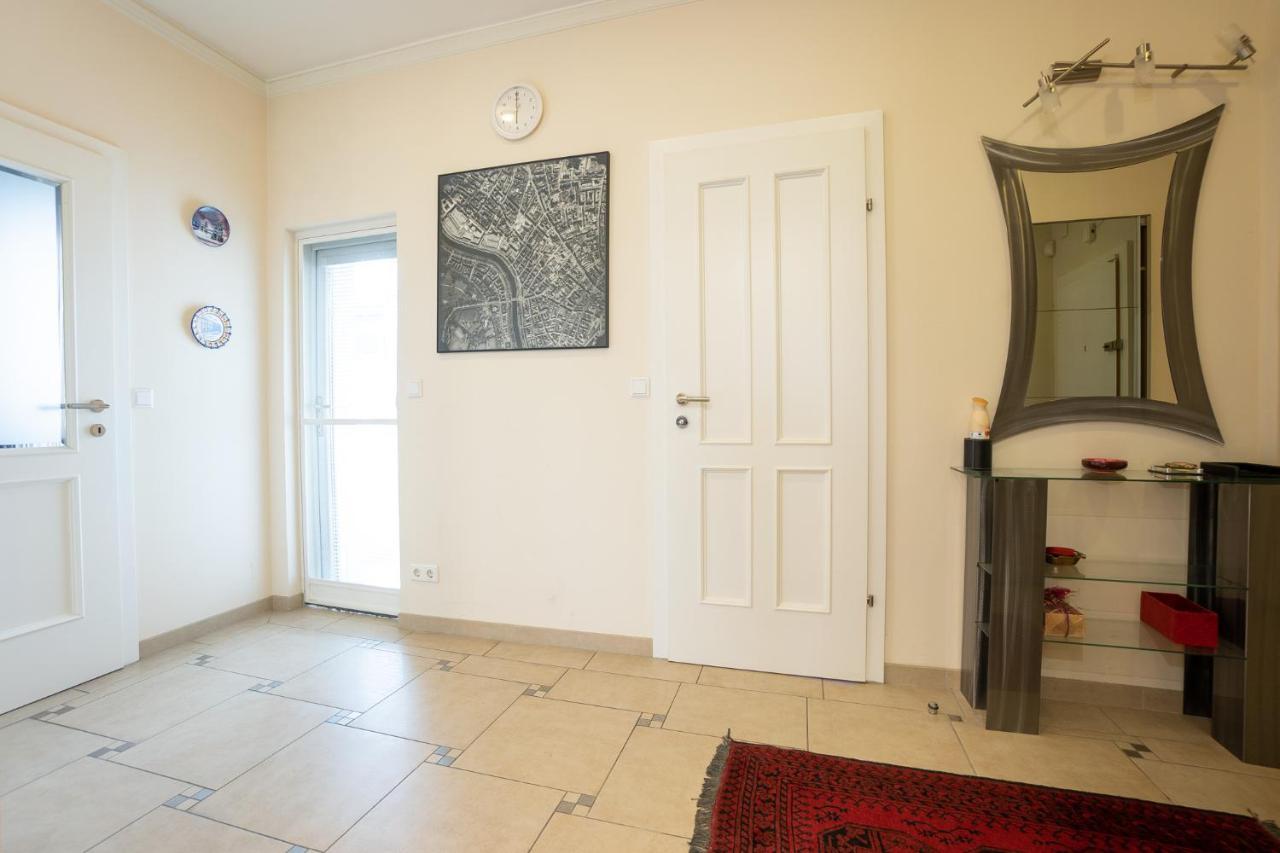 Apartment With A Balcony - 15 Min To City Center Viena Exterior foto